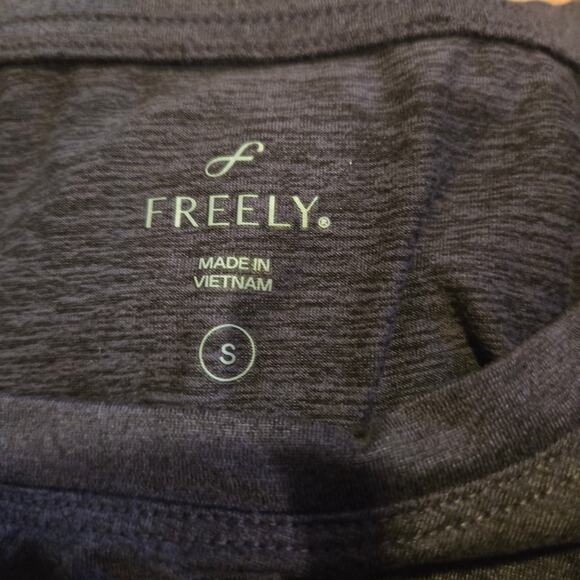 Freely Long Sleeve Purple Performance Top Small - Picture 3 of 7